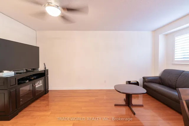 Additional image 7 of 18 Carl Cres