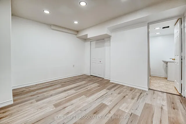 Additional image 35 of 5785 Sidmouth St