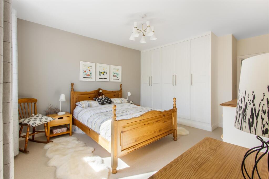 Additional image 13 of Georges Wood Road, Brookmans Park