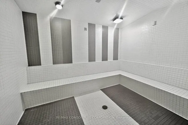 Additional image 28 of 51 East Liberty St Unit 2415