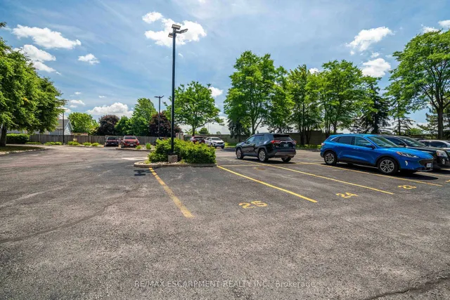 房产图片 38 - 416 Limeridge Rd 单元 216