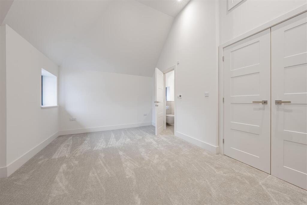 Additional image 23 of Bucknalls Drive, Bricket Wood, St. Albans