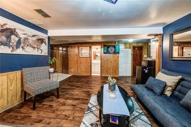 Additional image 30 of 170 Martinglen Cres