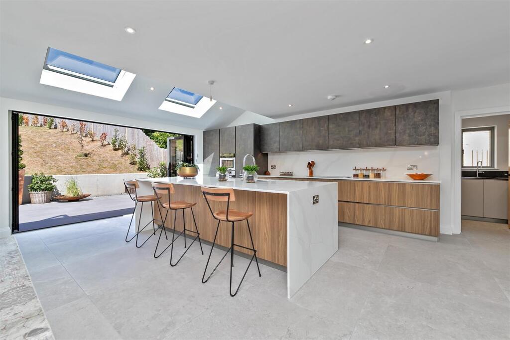 Additional image 4 of St. Albans Road, Sandridge