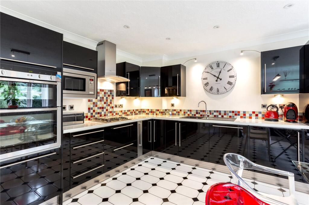 Additional image 15 of Sir Josephs Walk, Harpenden, Hertfordshire, AL5