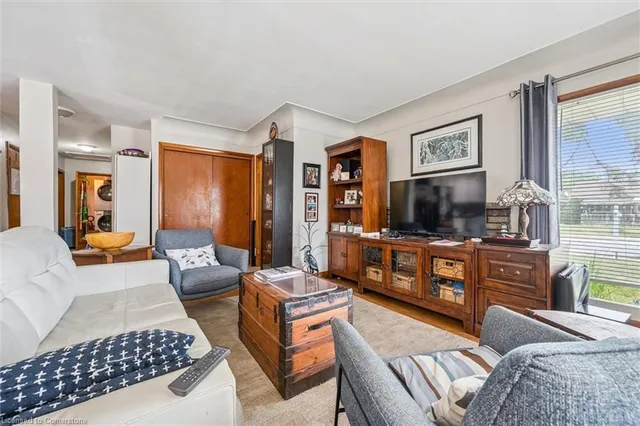 Additional image 11 of 143 Bruce St