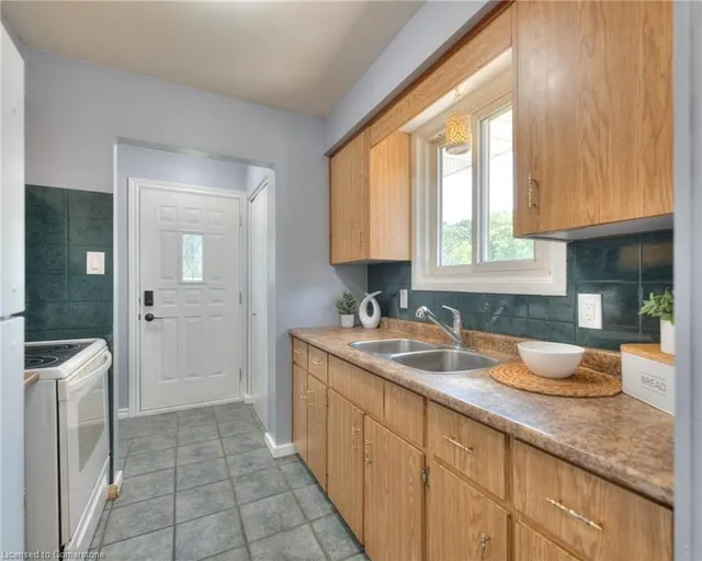 Additional image 11 of 82 Arrowhead Cres