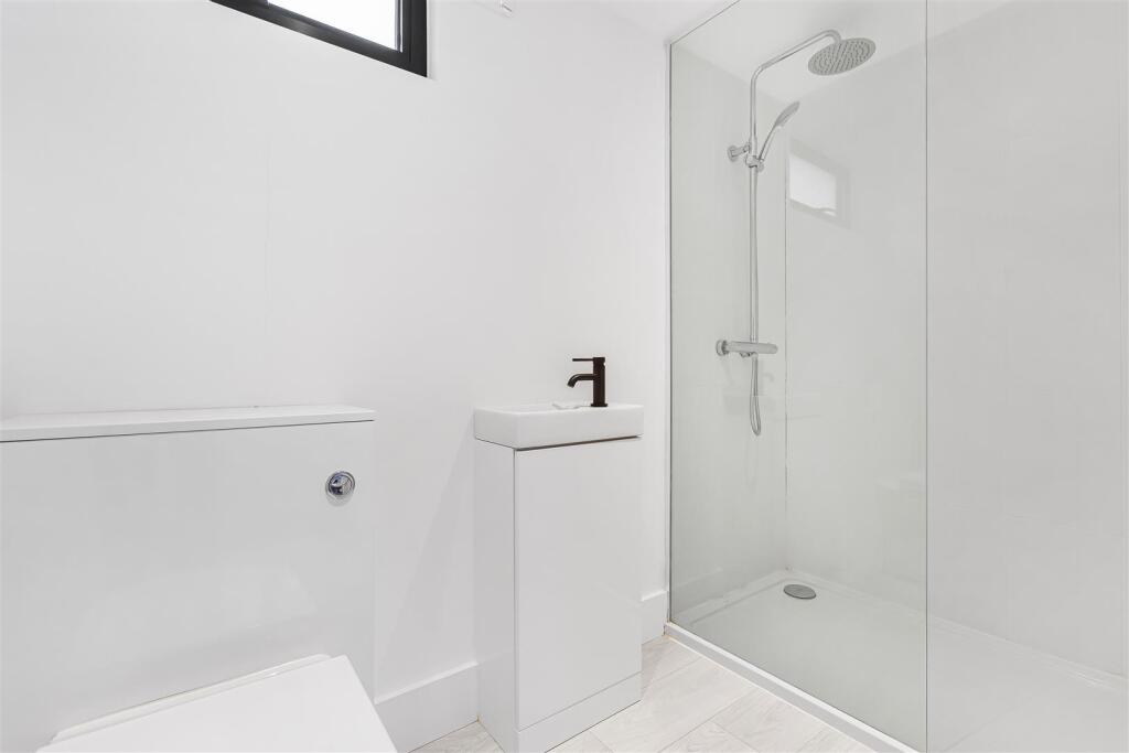 Additional image 31 of Firs Walk, Tewin