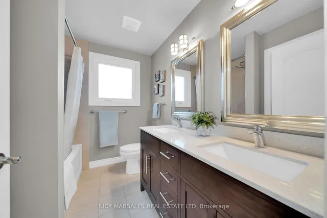 房产图片 32 - 12 Vance Cres