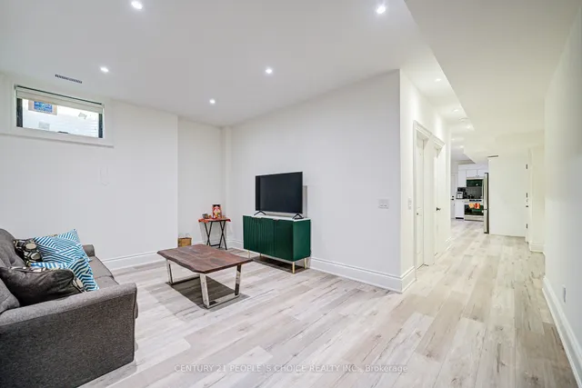 Additional image 44 of 42 Harold St