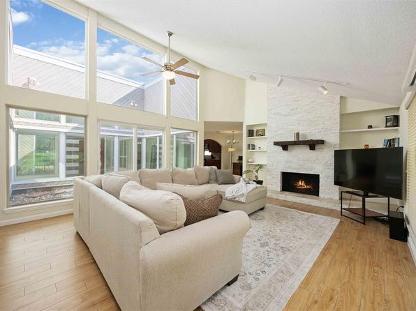 14214 Briarhills Pkwy, Houston, TX 77077
