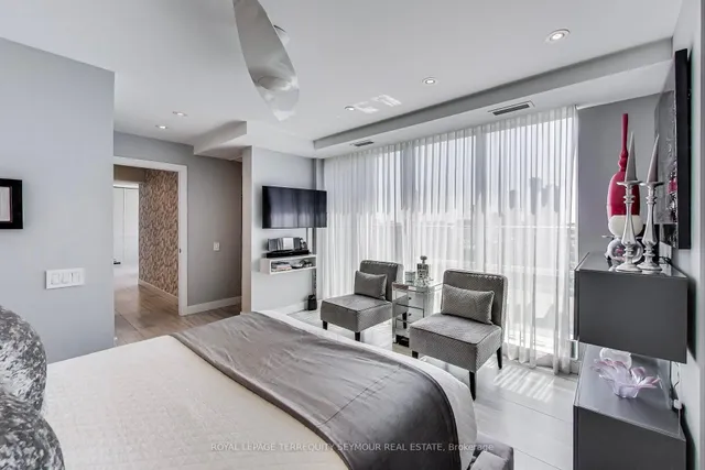 Additional image 25 of 77 Lombard St Unit PH3