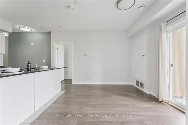 房产图片 28 - 1370 Costigan Rd 单元 301