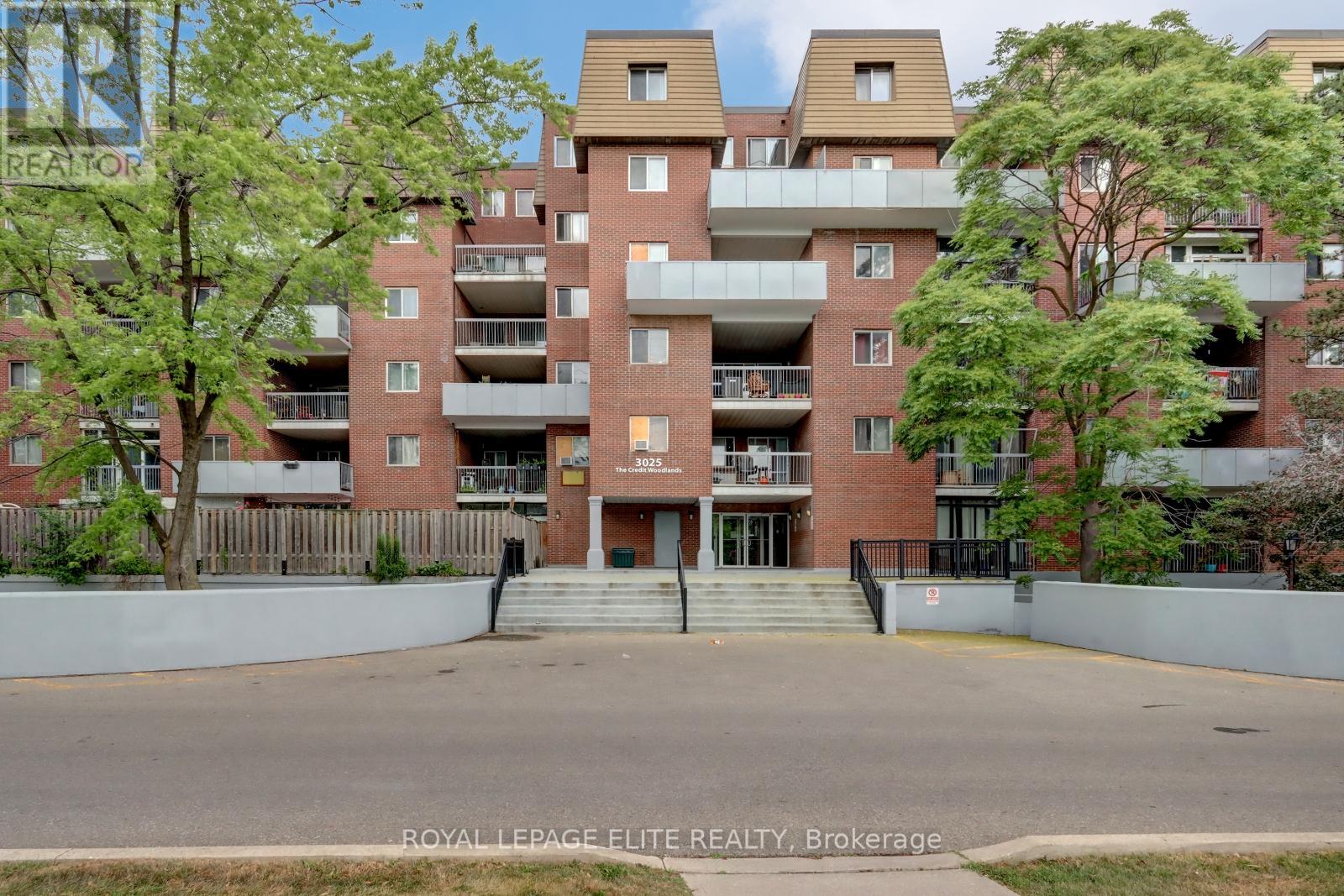 238 - 3025 THE CREDIT WOODLANDS|Mississauga (Erindale), Ontario L5C2V3