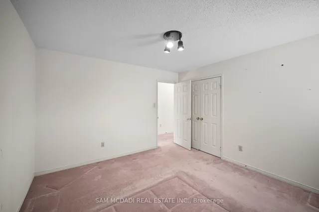 Additional image 33 of 7 Vogue Cres