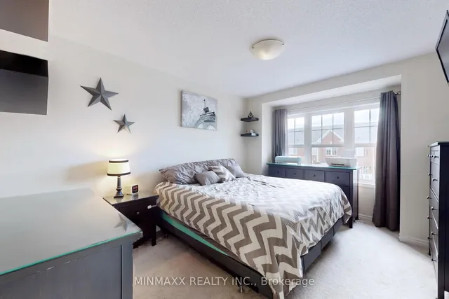 房产图片 33 - 300 Casson Pt