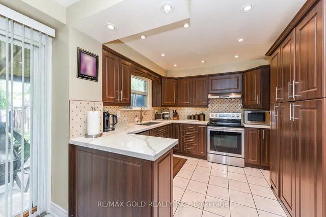 Additional image 9 of 3507 Laddie Cres