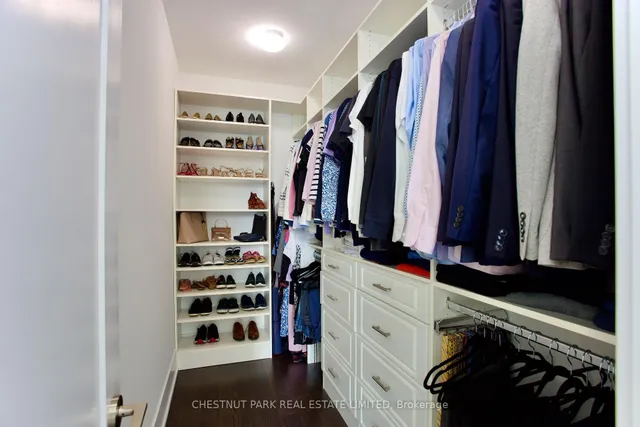 Additional image 17 of 55 Merchants' Wharf Unit 923