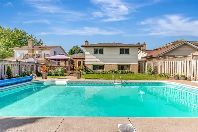 Additional image 3 of 101 Devonglen Dr