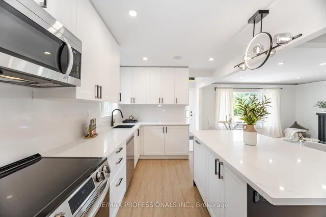 Additional image 15 of 4 Lloyd Manor Rd