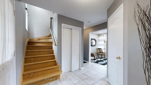 Additional image 6 of 58 Stagecoach Circ