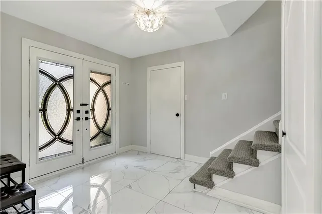 Additional image 4 of 101 Devonglen Dr