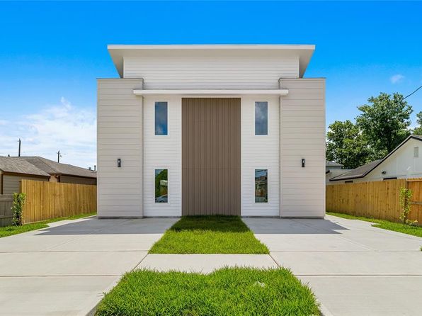 8022 Colonial Ln, Houston, TX 77051