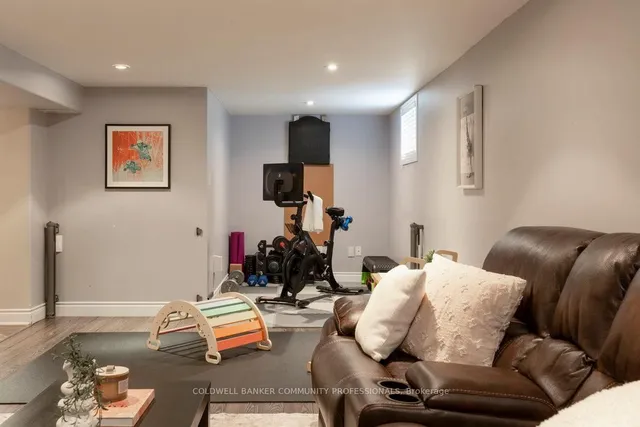 Additional image 41 of 40 Duncombe Dr