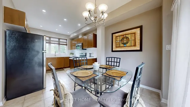 Additional image 17 of 58 Stagecoach Circ