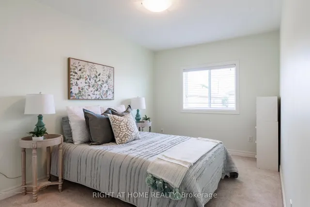 Additional image 38 of 56 Marina Point Cres