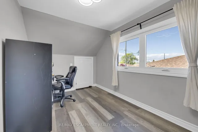 Additional image 23 of 88 Julian Ave