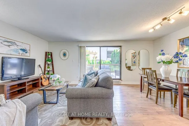 房产图片 3 - 1008 Falgarwood 街 02 单元