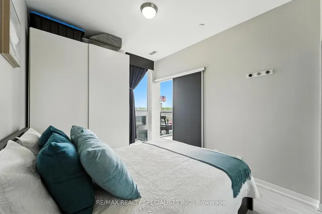 Additional image 20 of 51 East Liberty St Unit 401