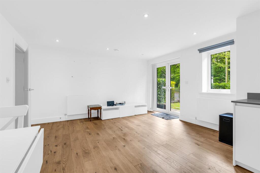 Additional image 4 of 80 Great North Road, Welwyn