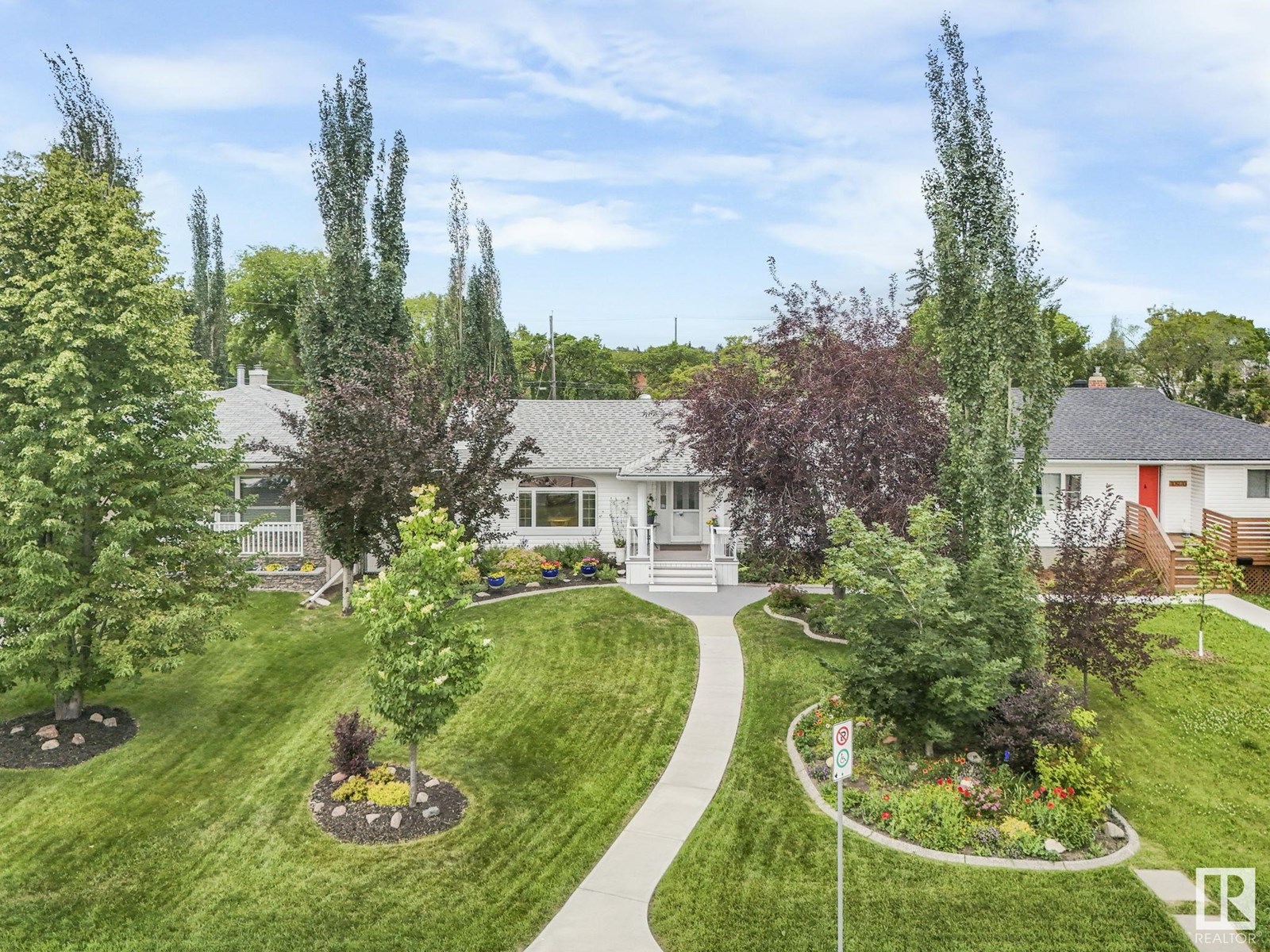 10966 118 ST NW|Edmonton, Alberta T5H3N9