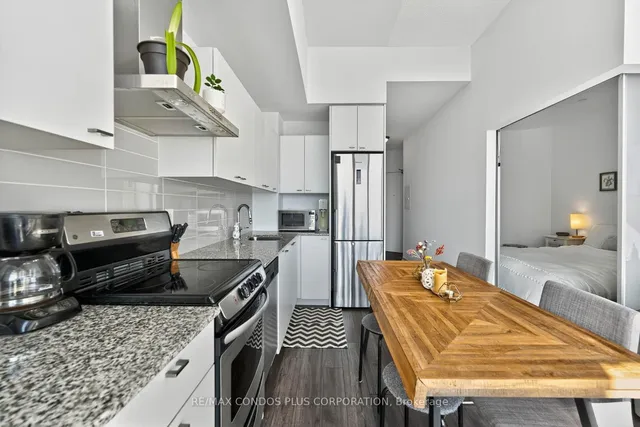 Additional image 10 of 51 East Liberty St Unit 2415