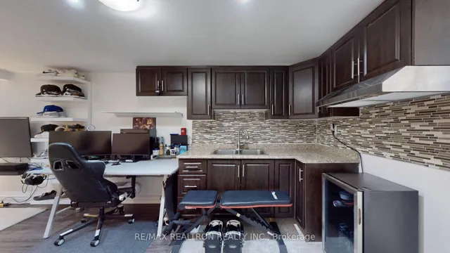 Additional image 43 of 4 Fanshawe Dr