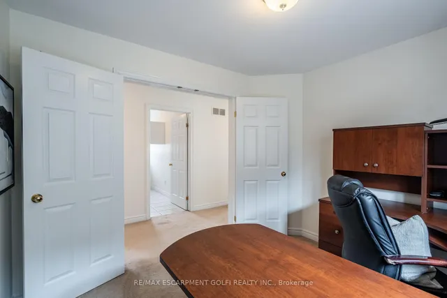 Additional image 18 of 200 SIRENTE Dr