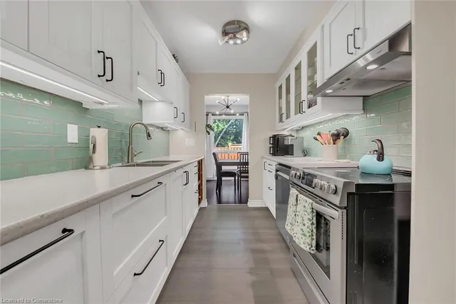 Additional image 10 of 1550 Newlands Cres Unit 11