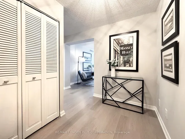 Additional image 23 of 55 Harbour Sq Unit 1917