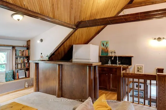 Additional image 29 of 176 Sherman Ave