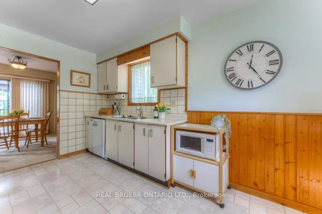 Additional image 6 of 889 Morley Ave