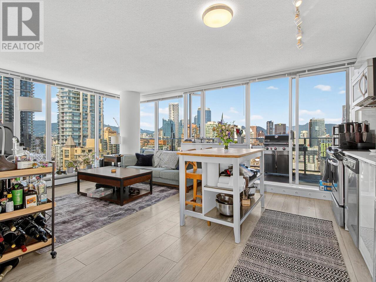 2501 1325 ROLSTON STREET|Vancouver, British Columbia V6B0M2