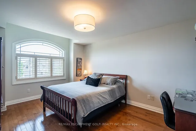 Additional image 25 of 44 Parkmanor Dr