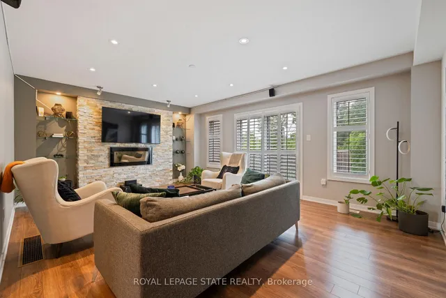 Additional image 26 of 136 Crafter Cres