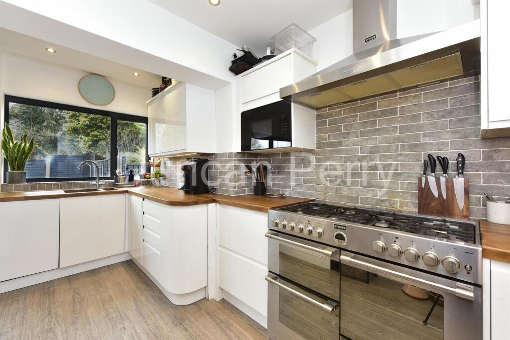 Additional image 5 of Meadow Close, North Mymms, Hatfield