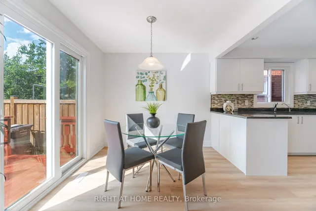 Additional image 13 of 325 Harrowsmith Dr