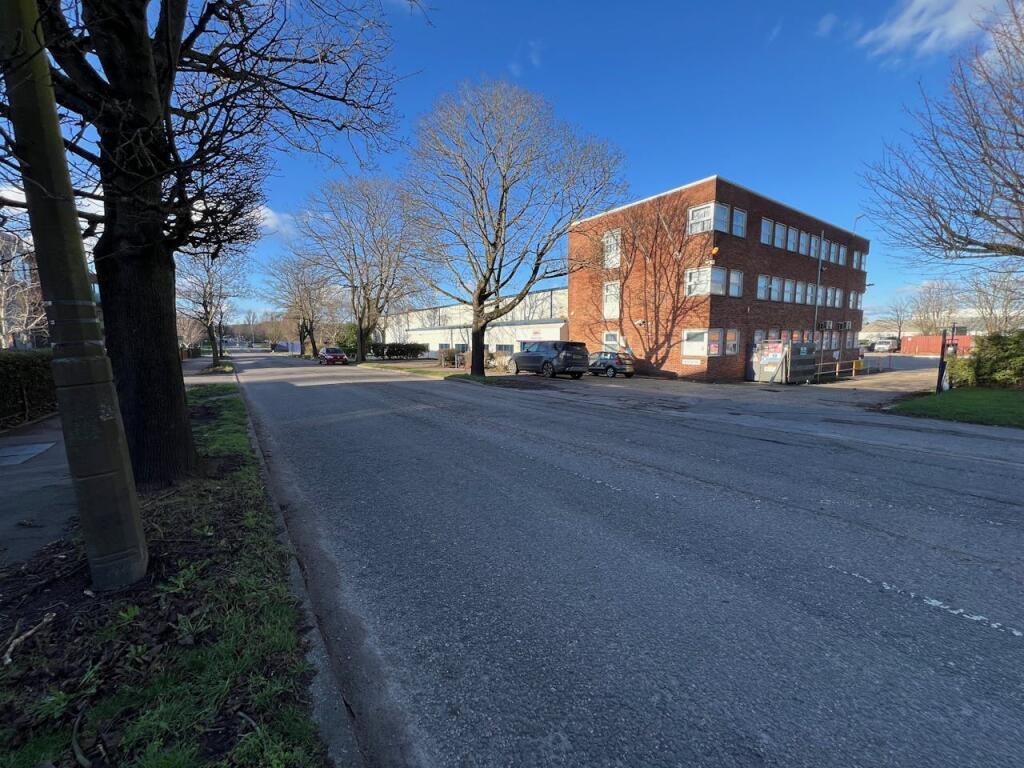 Additional image 2 of 83 Bridge Road East, Welwyn Garden City, AL7 1LA