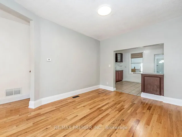 Additional image 11 of 884 Runnymede Rd