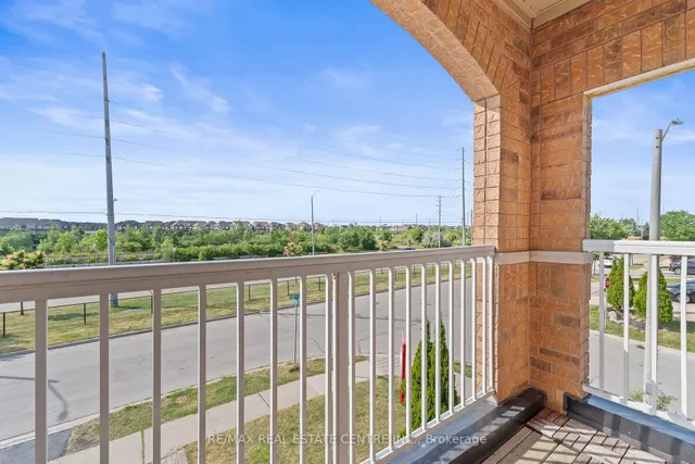 Additional image 30 of 27 Percy Gate